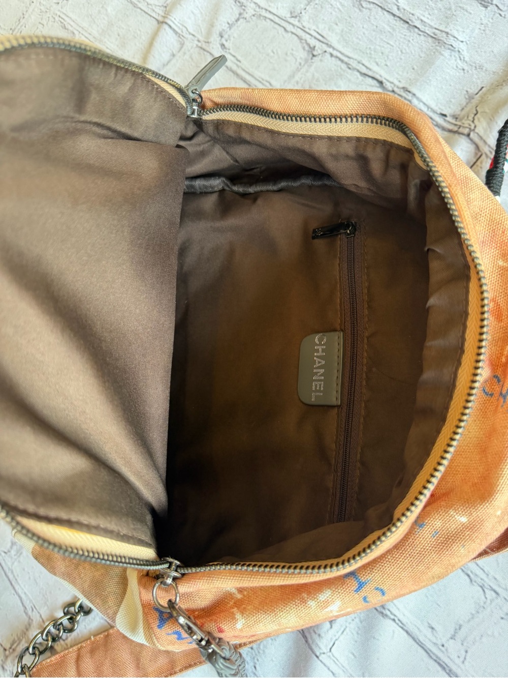 Chanel Graffiti Canvas Backpack
"31 Rue Cambon"  Rare Streetwear - Picture 16 of 16